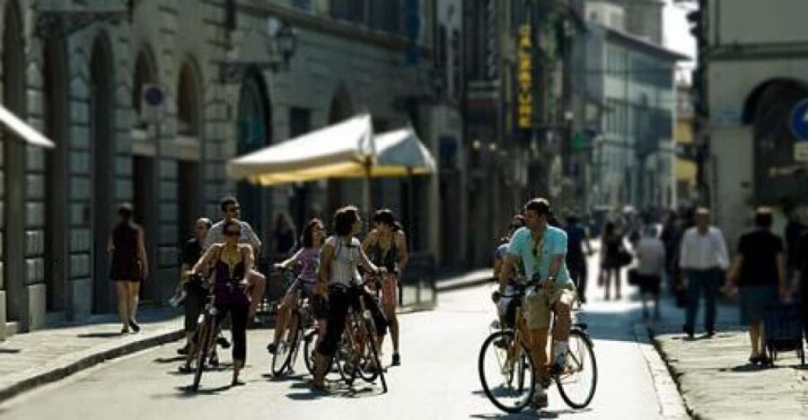 Florence: 2.5 hour Audio Guided Bike Tour led by Tour Leader - Meeting at Piazza di Madonna degli Aldobrandini and getting rolling