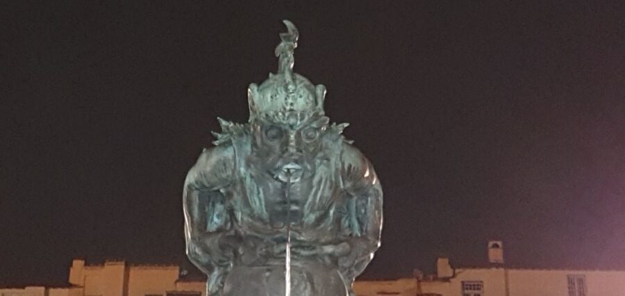 Florence: 2-Hour Esoteric Guided Walking Tour - The Ferdinand I statue and the bees-for-good-luck finish