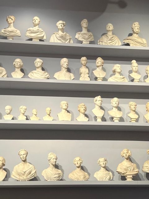 Florence: Accademia Gallery Guided Tour and Priority Entry - Languages and guide style: getting the most out of the hour