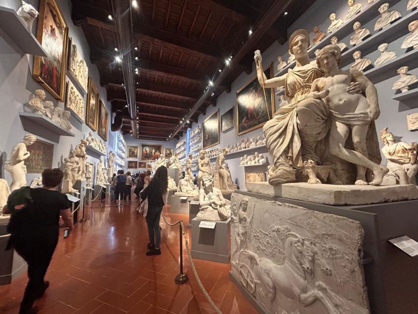 Florence: Accademia Reserved Entrance Ticket and Guided Tour - The 1-hour format: fast, focused, and sometimes a little rushed