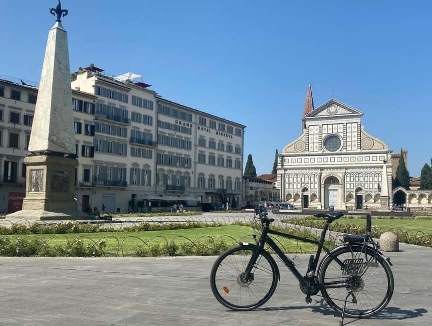 Florence: After Dark small group Bike Tour - Bike comfort, helmets, and safety on cobbles