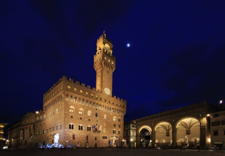 Florence at Night Bike Tour with Wine and Aperitivo Picnic - Key highlights you’ll feel right away