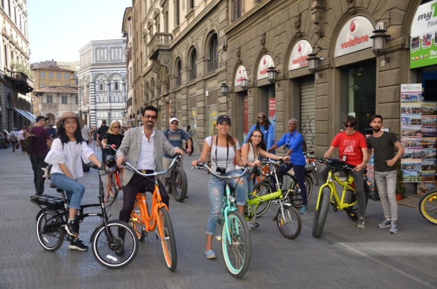 Florence: Bike Rental for 24 Hours - Medici Palace and Pitti Palace: Power, Residence, and the Flow of the Day