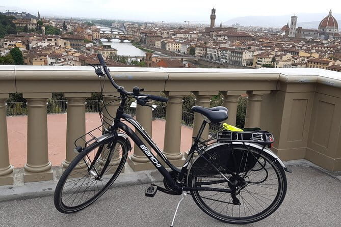 Florence bike tour with Piazzale Michelangelo. - A 2-hour Florence kickstart by bicycle