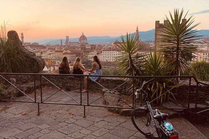 Florence bike tour with Piazzale Michelangelo. - Ponte Santa Trìnita: a bridge fact you’ll remember