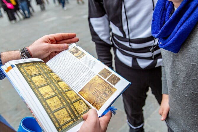 Florence by Night Guided Walking Tour:Duomo Old Bridge & All Must-See Highlights - Piazza del Duomo: marble engravings and Brunelleschi’s Dome from the ground