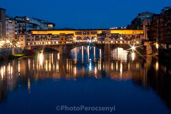 Florence by Night Photo Tour with a Professional Photographer - How Eva Helps You Shoot With Phones and Cameras