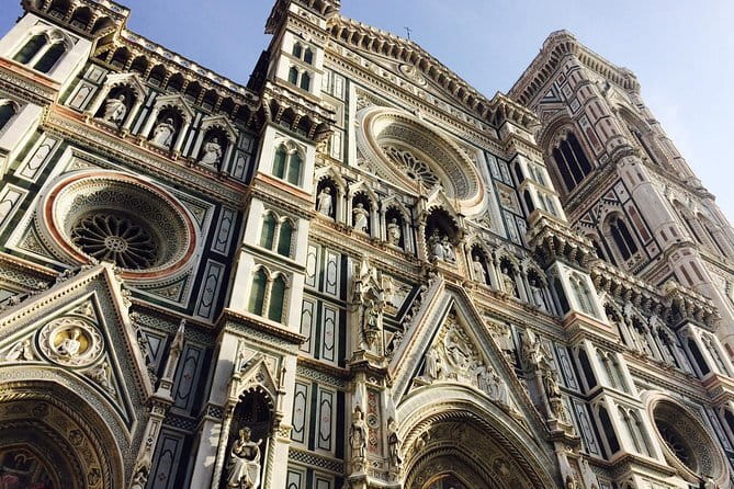Florence City Center w/ Accademia & David Semi-Private 8ppl Max - Duomo Square in 10 Minutes: The Piazza Sets the Stage