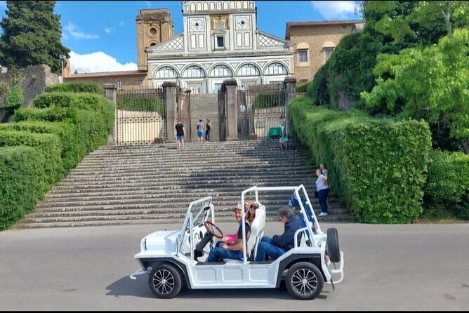 Florence city tour in vintage car - Piazza Santa Croce: Church Toned, Square Packed