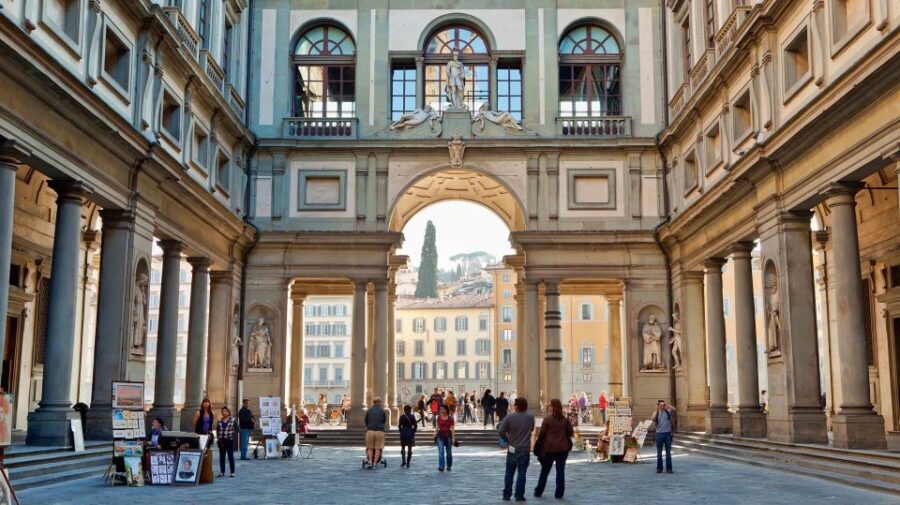 Florence: David & Uffizi Gallery Guided Tour for Small Group - Piazza della Signoria and Palazzo Vecchio: civic power in plain sight