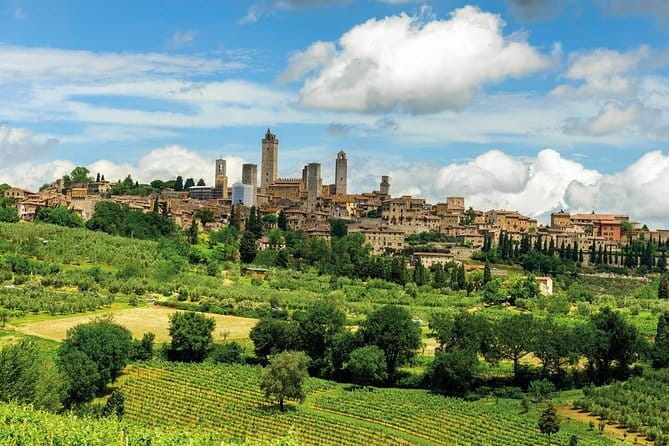 Florence Day Trip: Pisa, San Gimignano and Siena with Lunch - San Gimignano on a day trip: the towers are the headline