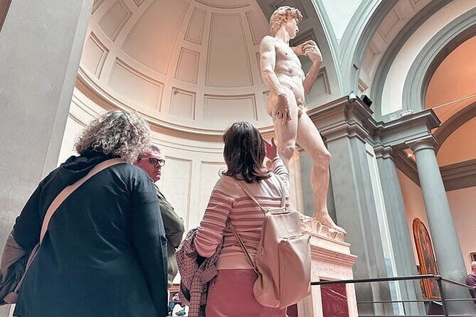 Florence Duomo Cathedral Guided Tour with Local Guide - Audio guide on your phone: the earphones tip that makes the difference