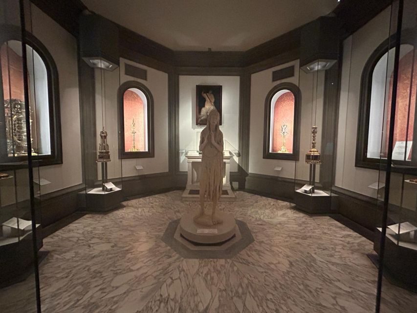 Florence: Duomo Museum Tour & Brunelleschi's Dome Climb - Dress code and shoulder coverings: avoid the annoying last-minute fix