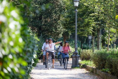 Florence E-Bikes & Sights Tour for Small Groups or Private - Stop 1: Piazza del Grano to Lungarni for River Views