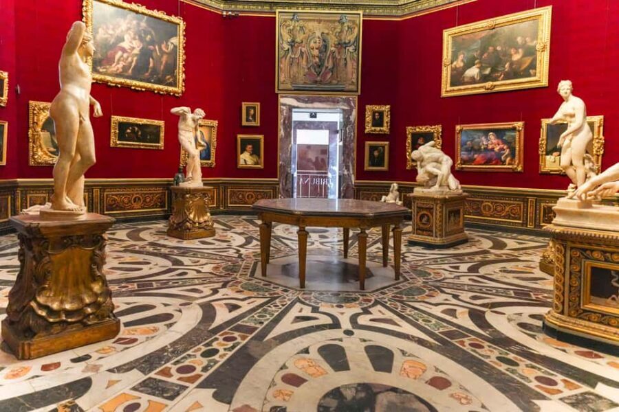 Florence: Fast Track Uffizi Gallery Guided Tour - Entering the Uffizi: fast-track time in Florence