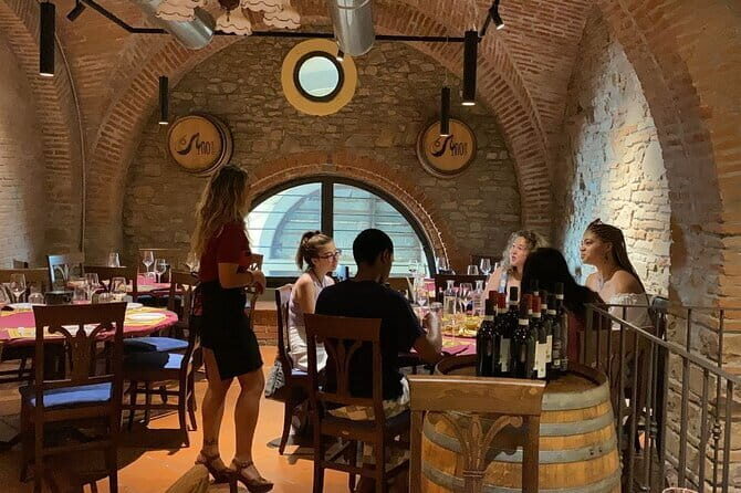Florence for Wine Lovers: Guided Tasting and Culinary Pairing - What you actually taste: Chianti Classico, Riserva, and the rest of the set