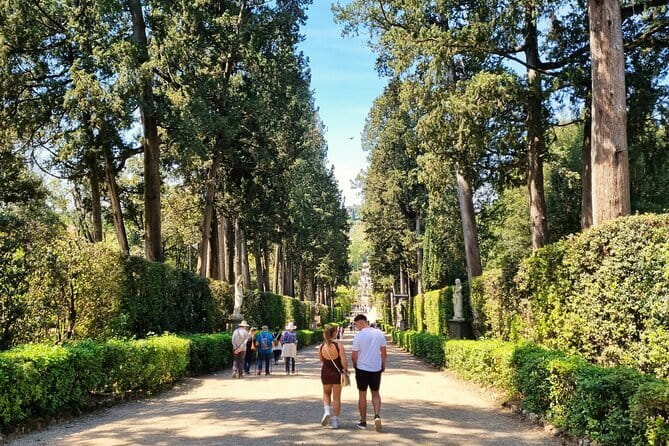 Florence Golf Cart private City tour Center & Michelangelo square - Palazzo Pitti and the Medici Web: Power and Place in One Route