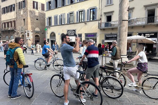 Florence: Guided Bike Tour to Discover the Secrets - The ride through Piazza della Repubblica: a natural “welcome page”