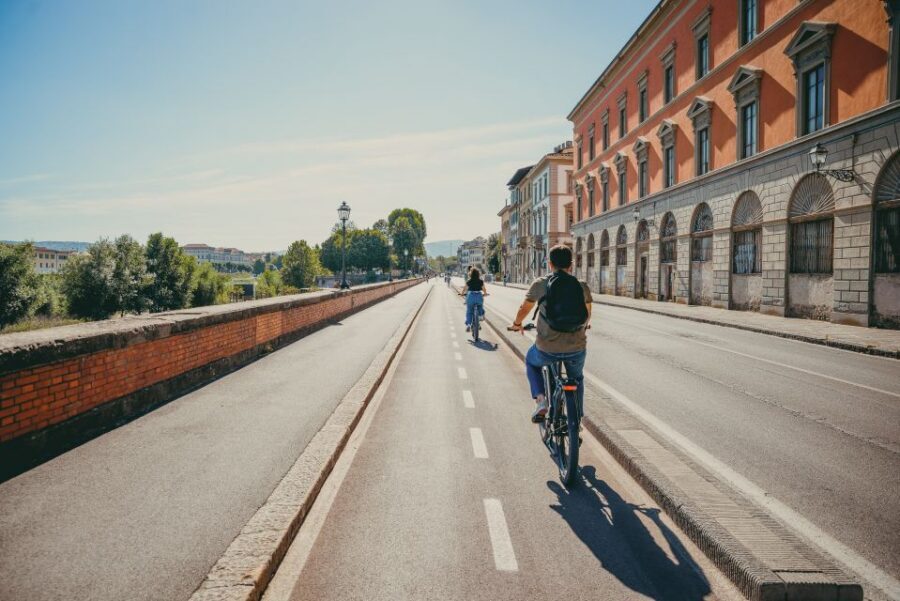 Florence: Guided Tour by E-Bike with Gelato & optional Lunch - The Duomo area and nearby highlights: iconic from every angle