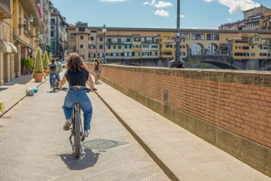 Florence: Guided Tour by E-Bike with Gelato & optional Lunch - Piazza della Signoria and the Uffizi Gallery area: civic Florence