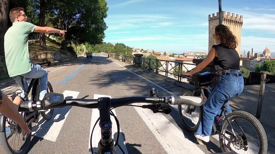 Florence: Guided Tour by E-Bike with Gelato & optional Lunch - Piazza Santo Spirito and Piazza Pitti: a change in pace