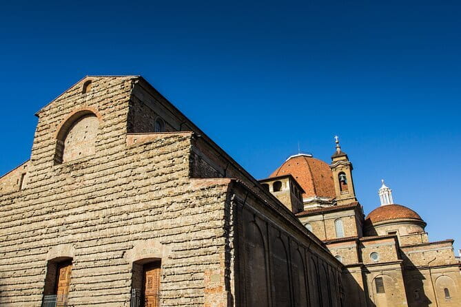 Florence Guided Walking Tour & Uffizi Ticket with direct access - Piazza della Signoria, Palazzo Vecchio, and Ponte Vecchio by foot