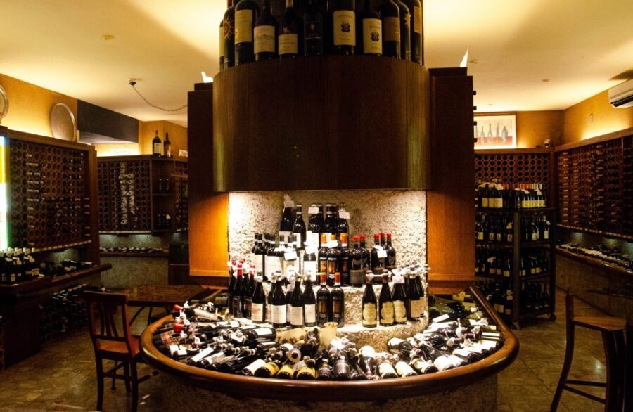 Florence: History Walking Tour with Wine Tasting - The Walk Toward the Cellar: Hidden-Feeling Florence Without the Guesswork