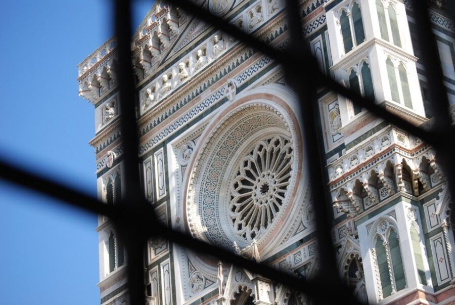 Florence in one Day: Walking Tour with Uffizi and Accademia - Language, group experience, and what to pack