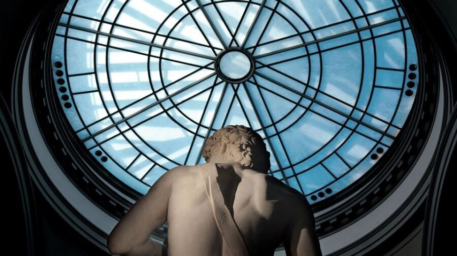 Florence: Michelangelo’s David & A Sip Through a Wine Window - San Lorenzo and the Medici Threads on Foot
