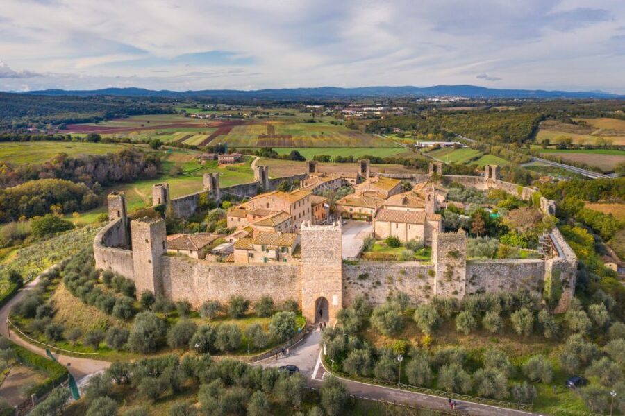 Florence: Monteriggioni & Val d'Orcia Optional Wine Tasting - Riding out of Florence in comfort (and why that matters)