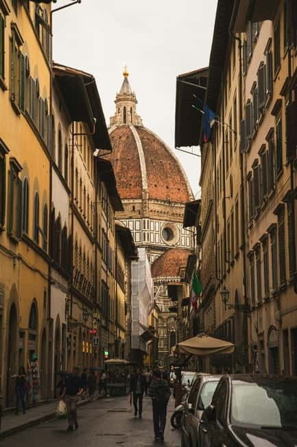 Florence Must-See Squares Walking Tour with Vincenzo - Orsanmichele Church: When a Grain Market Becomes Art and Devotion