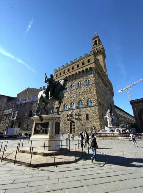 Florence Must-See Squares Walking Tour with Vincenzo - Finishing at Ponte Vecchio: The Old Bridge, the Jewelry Street, and Vasari Corridor