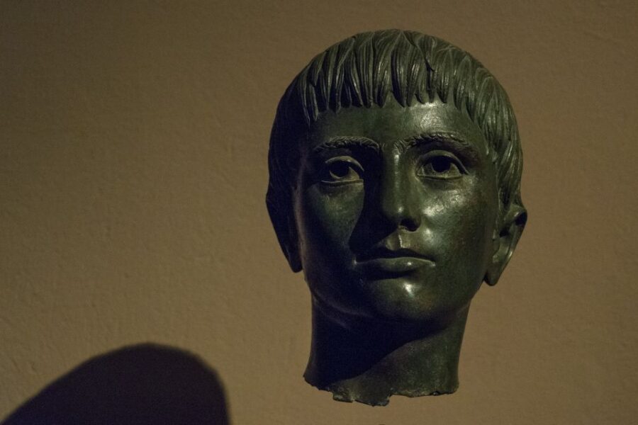 Florence: National Archeological Museum of Florence - Meeting at SS. Annunziata Square: start easy, start on time
