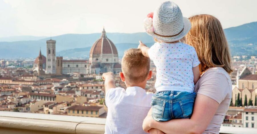 Florence: Old Town Family Tour with Optional Da Vinci Museum - Walking Toward the Arno: Vecchio Bridge Views That Reward the Trek