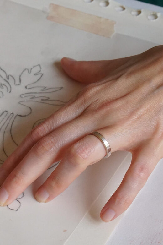 Florence: Painting experience, create your Florentine Lily! - The gold foil technique: why it feels special (and not scary)