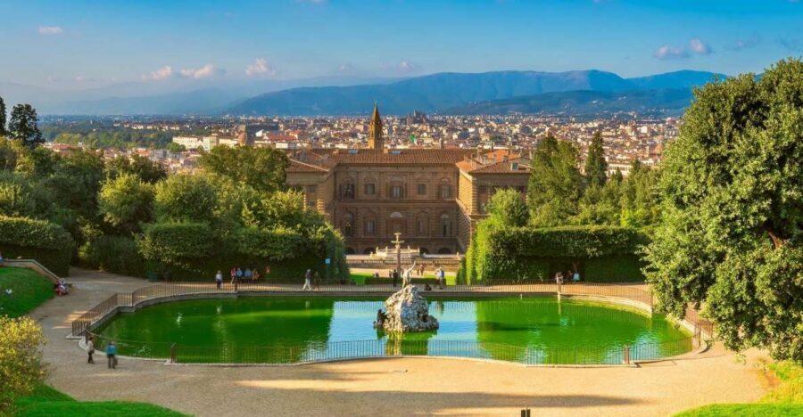 Florence: Palatina Gallery & Pitti Palace Guided Tour - Palazzo Pitti in Florence: the building that makes the Medici feel real