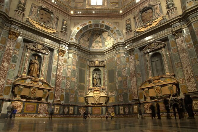 Florence Palazzo Vecchio: Exclusive Private Tour - Fast-track entry at a Florence hotspot: saving time without feeling rushed