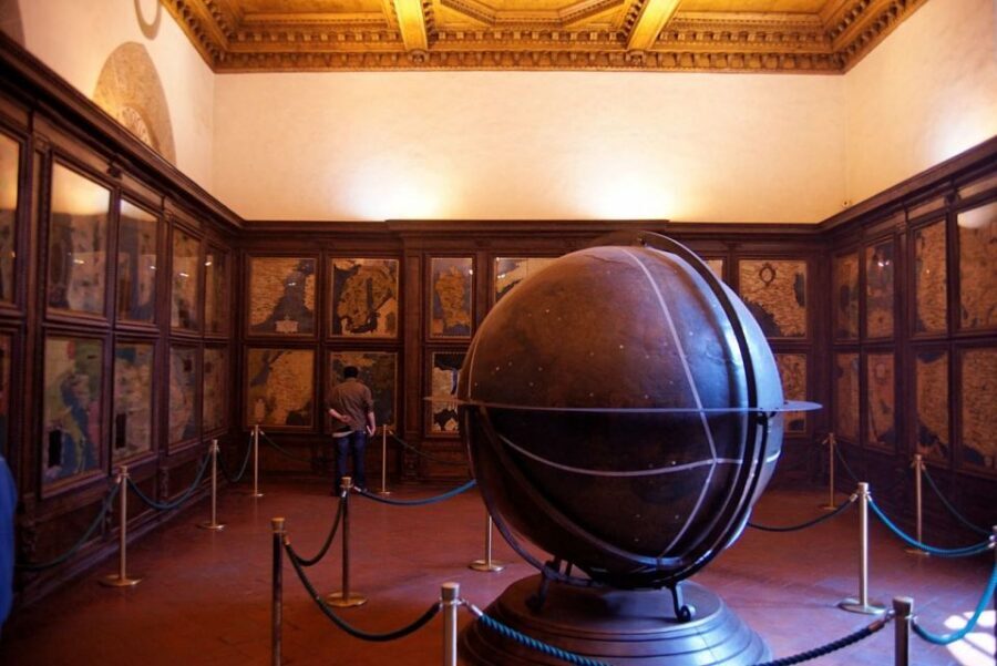 Florence: Palazzo Vecchio Museum - The Salone dei Cinquecento: where government looked like theater