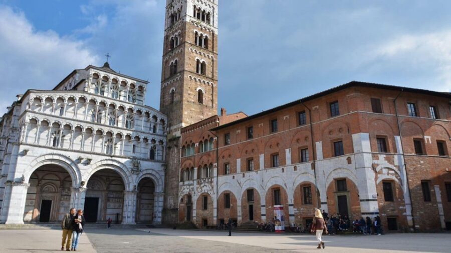 Florence: Pisa - Lucca Private Full Day Tour - Lucca’s historic streets and squares: medieval details you can actually enjoy