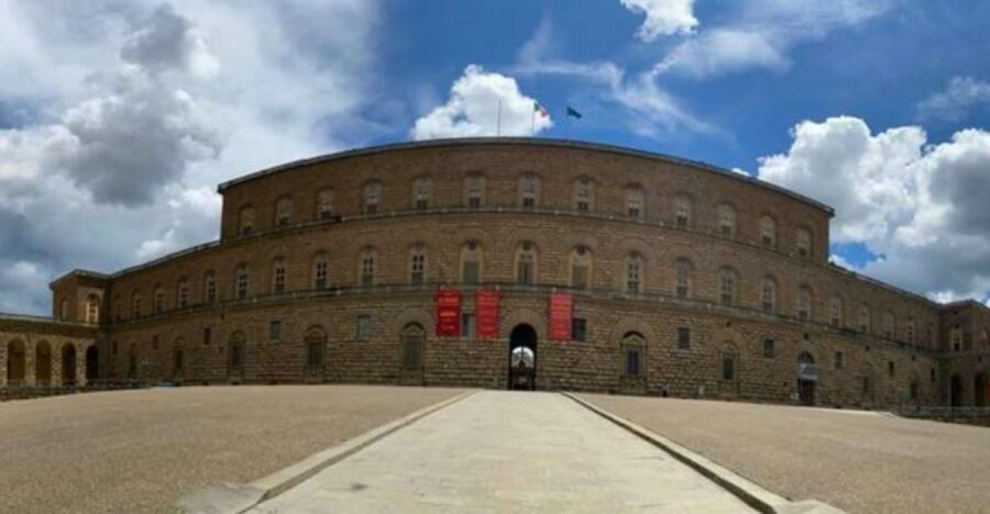 Florence: Pitti Palace and Boboli Gardens Private Tour - Getting Started: Meeting Point and Fast Track Through the Front Door