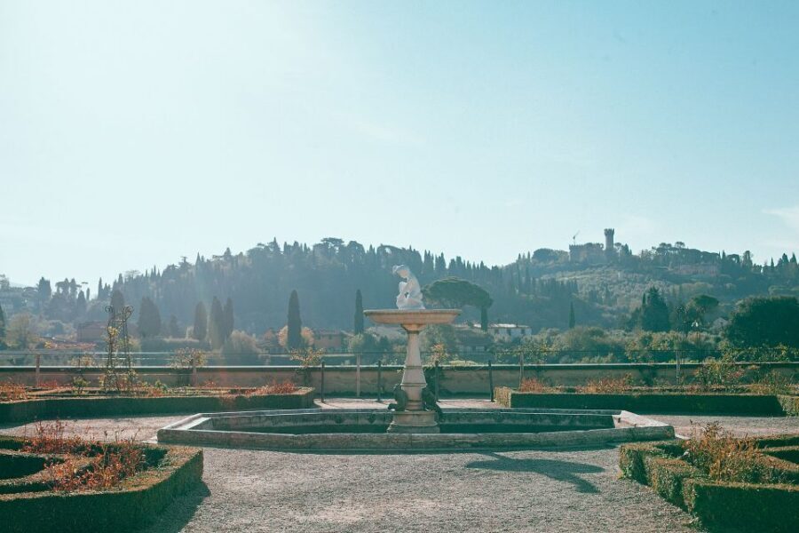 Florence: Pitti Palace and Boboli Gardens Walking Tour - Meeting point and how the early flow saves time