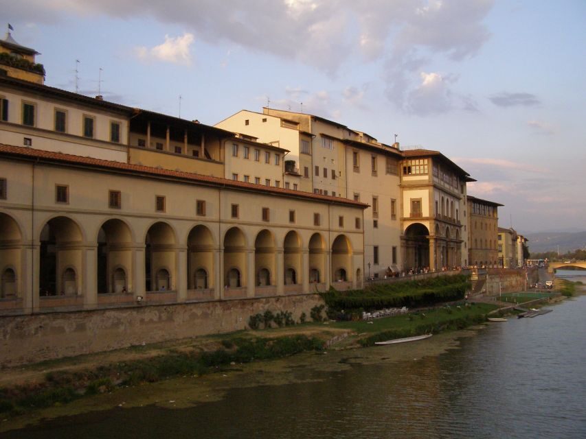 Florence: Ponte Vecchio Rafting Experience with Aperitif - San Niccolò to the central Arno: the calm part that makes the photos work
