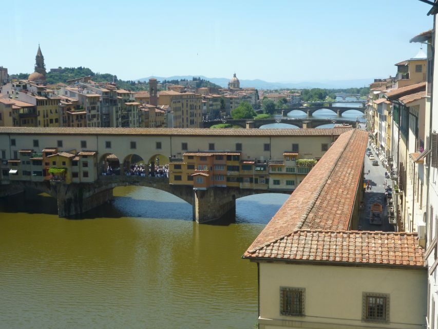 Florence: Ponte Vecchio Rafting Experience with Aperitif - Vasari Corridor photo stop: quick, but it’s the right kind of stop