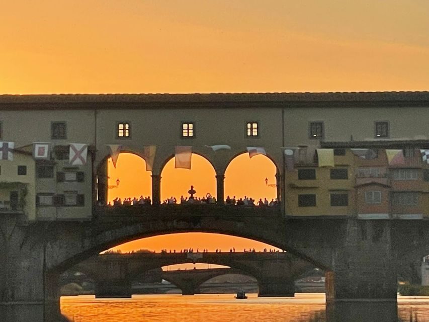 Florence: Ponte Vecchio Rafting Experience with Aperitif - What the guides bring: a private-group pace with story time
