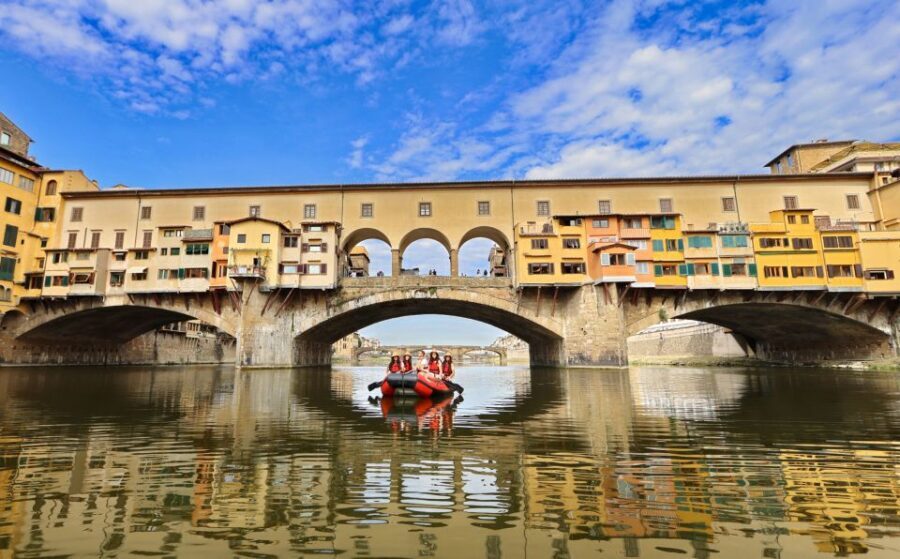 Florence: Pontevecchio Bridge and City Sights Rafting Cruise - San Niccolò slide and the weir drop: the adrenaline moment