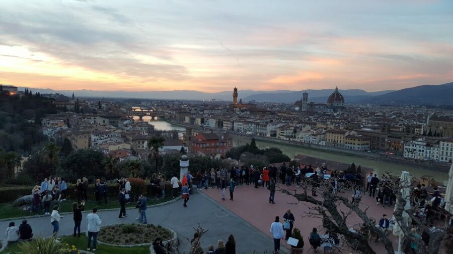 Florence: Private 4-Hour Walking Tour with Eugenia Gasheeva - Piazza dei Signori: Where Statues Mean Something