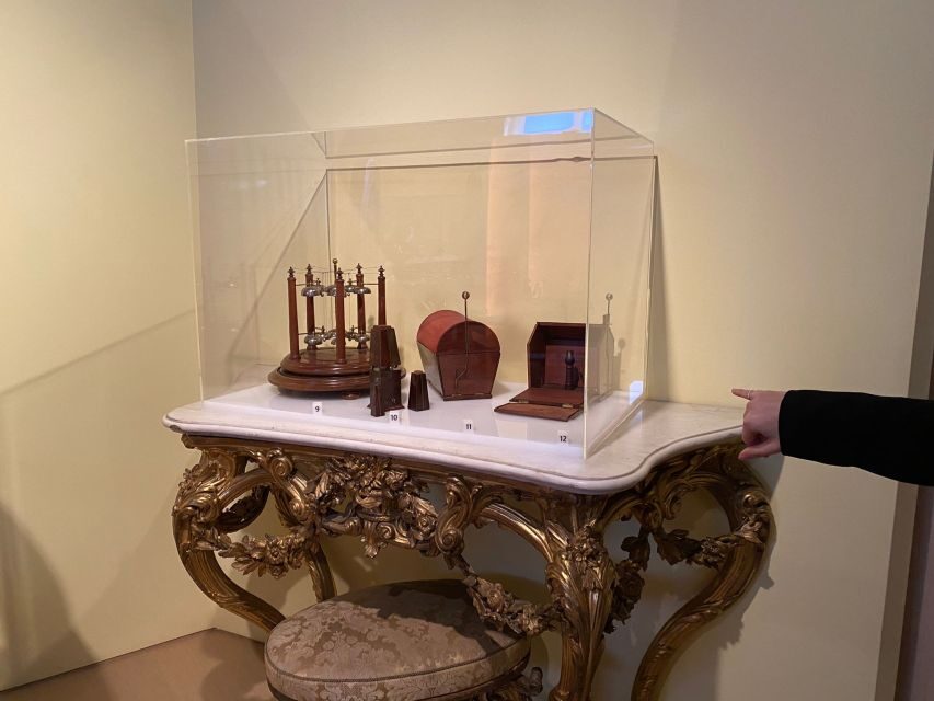 Florence: Private Astronomical Tour of the Museo Galileo - Time, Temperature, and the Antique Clocks That Tell Stories