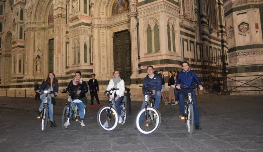 Florence: Private E-Bike Night Tour & Piazzale Michelangelo - The Ride Begins: Meeting Point and First Minutes on the Way to the Arno