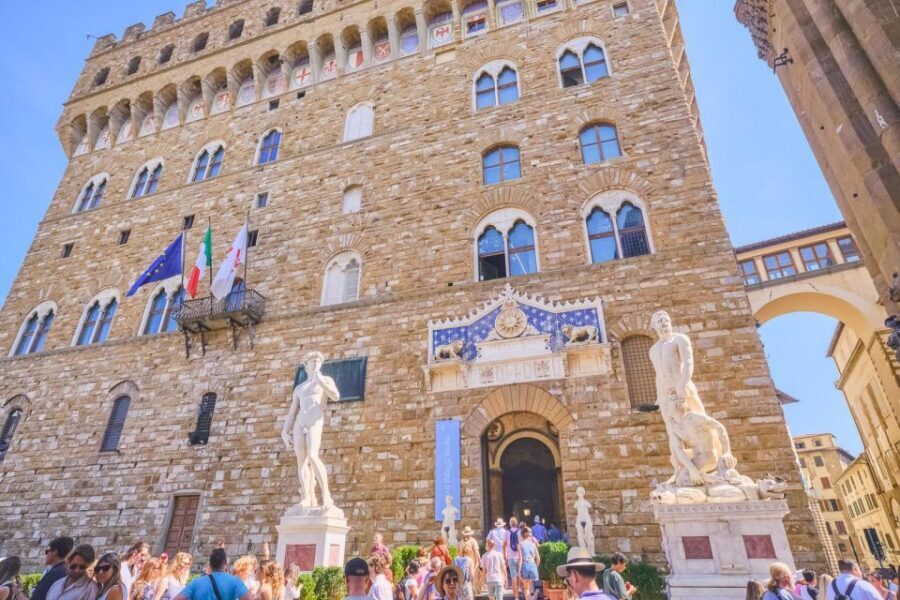 Florence: Private Guided Walking Tour - Loggia dei Lanzi and the Statues by Cellini and Giambologna