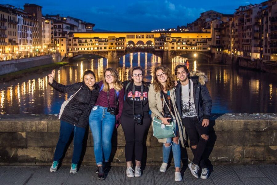 Florence: Private Photo Walking Tour - The start at Piazza della Repubblica (and how not to waste the first 10 minutes)